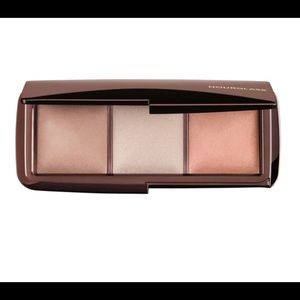 Hourglass ambient pallet